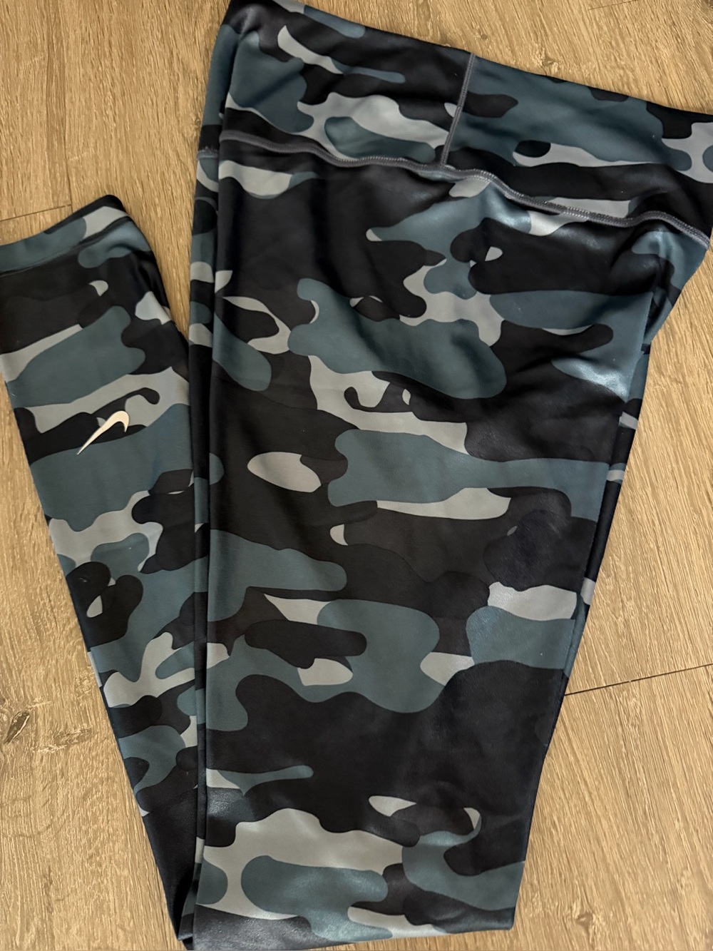 Nike womens Camo Leggings - Black & Gray and blue